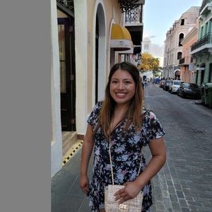 Meet your Posher, Alma